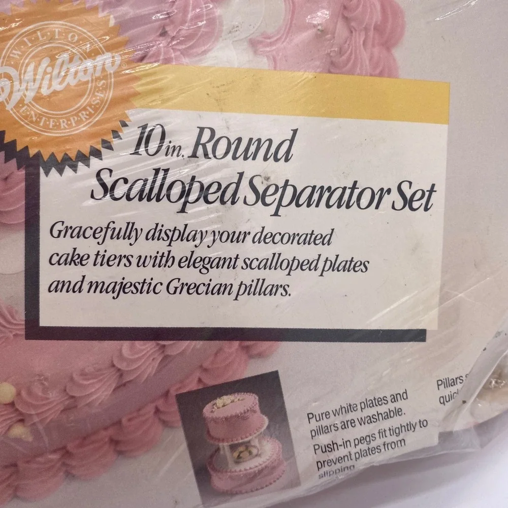 Wilton round scalloped